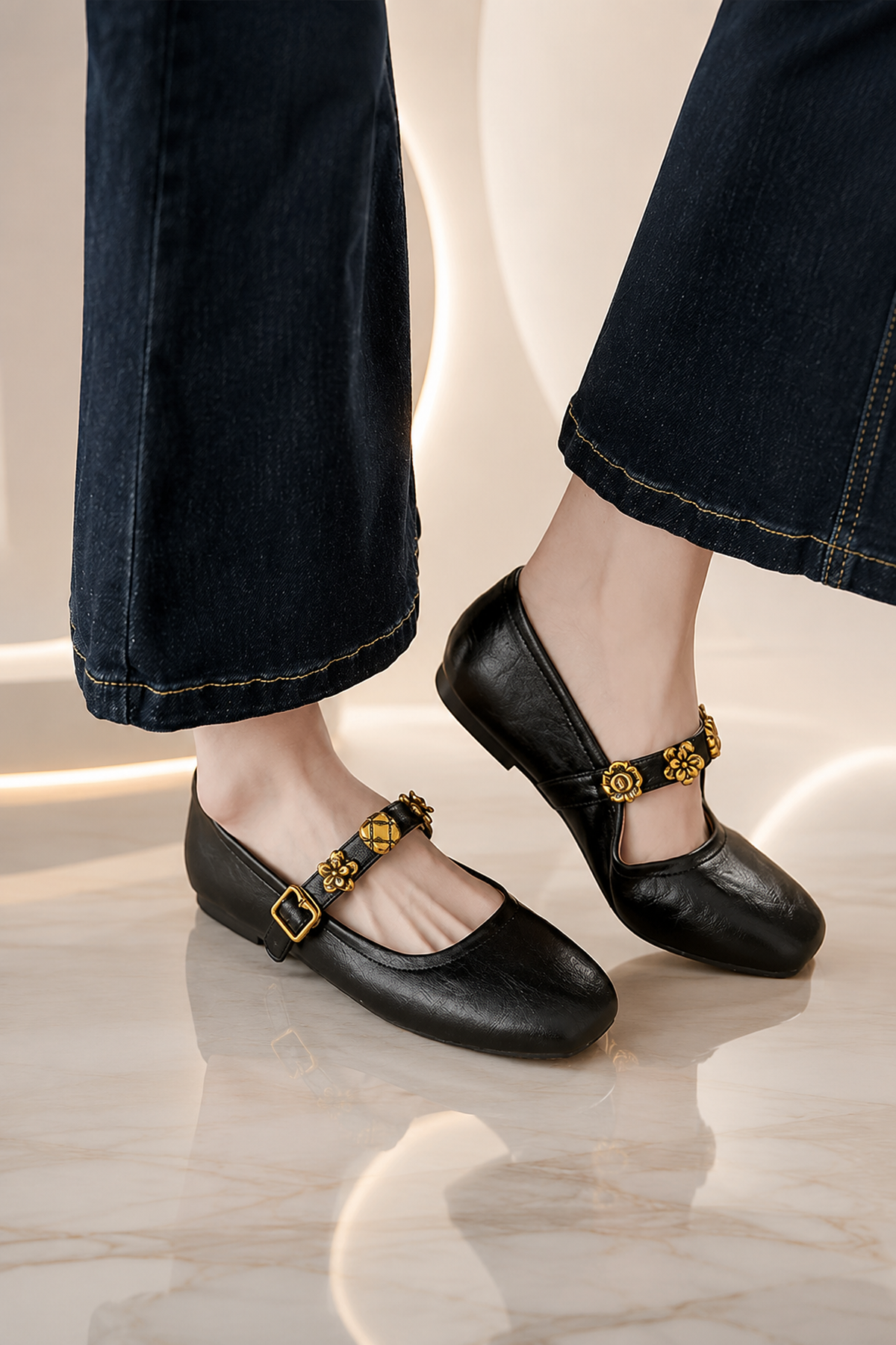 Retro Buckle Flat Shoes