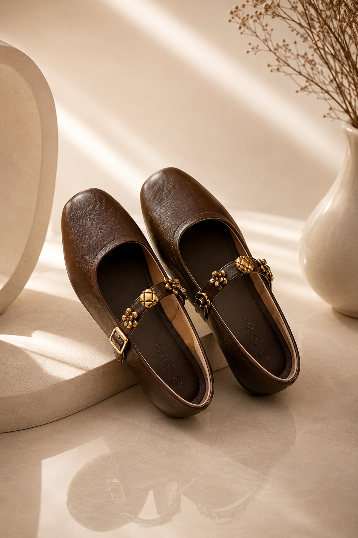 Retro Buckle Flat Shoes