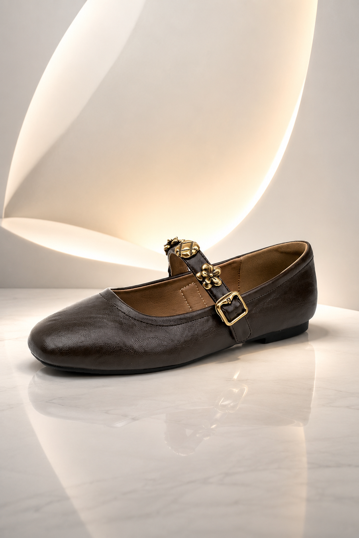 Retro Buckle Flat Shoes